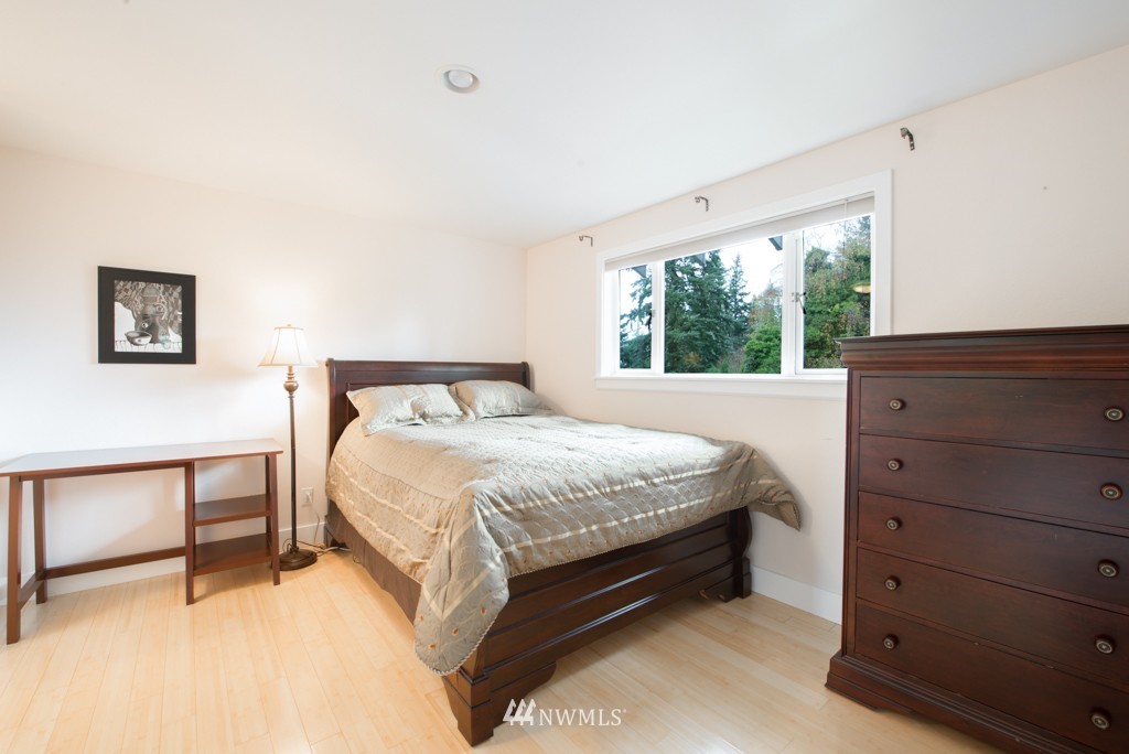 8530 184th Street Southwest Edmonds, WA 98026 - Photo 11 of 22 Gallery Image 11