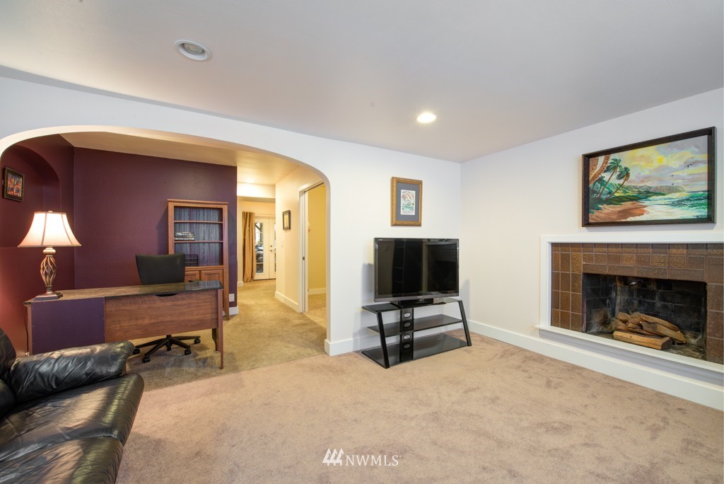 8530 184th Street Southwest Edmonds, WA 98026 - Photo 15 of 22 Gallery Image 15