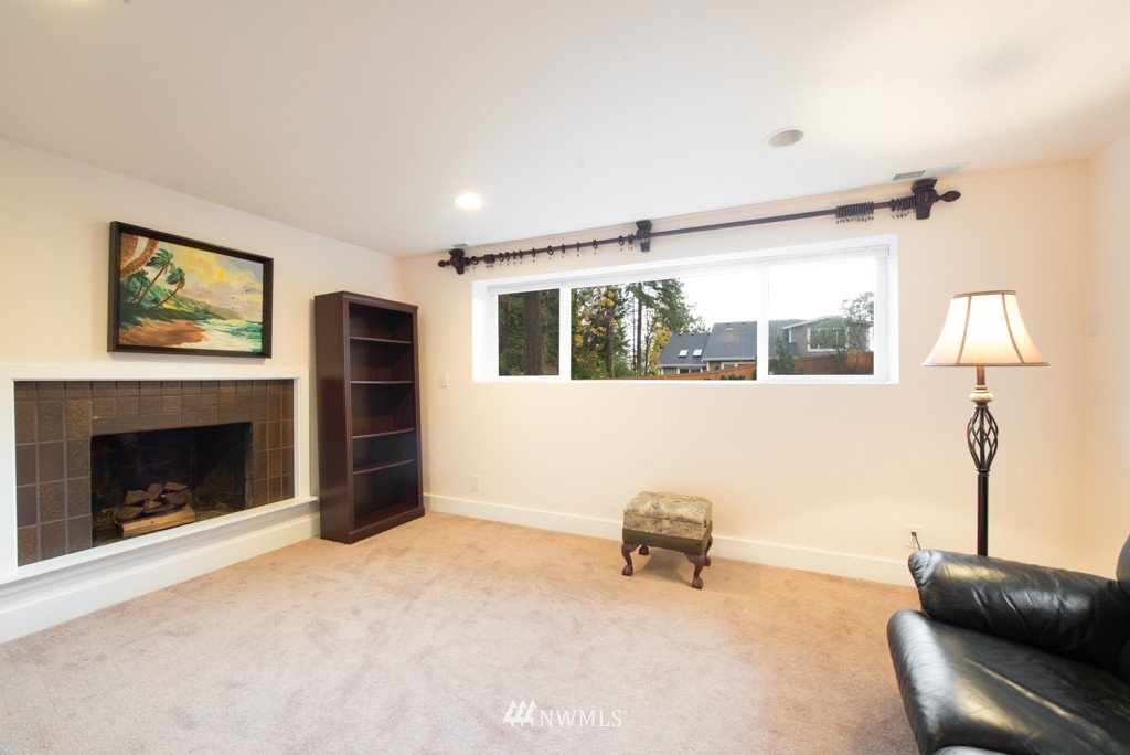 8530 184th Street Southwest Edmonds, WA 98026 - Photo 16 of 22 Gallery Image 16