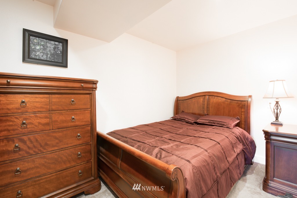 8530 184th Street Southwest Edmonds, WA 98026 - Photo 18 of 22 Gallery Image 18