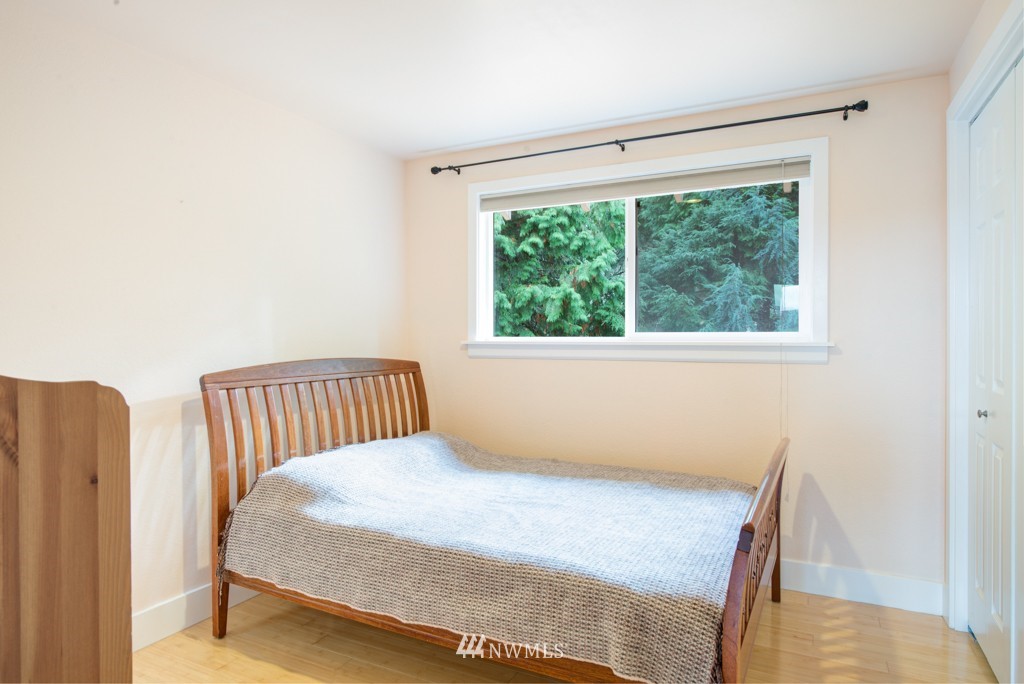 8530 184th Street Southwest Edmonds, WA 98026 - Photo 10 of 22 Gallery Image 10
