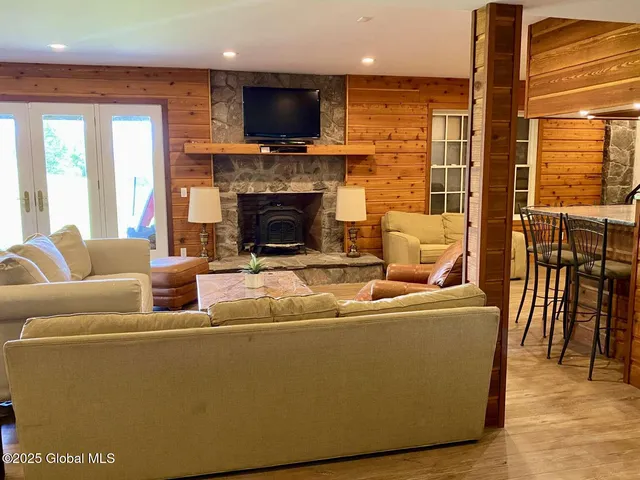 $1,099,000 | 122 County Route 360, Medusa, NY 12120