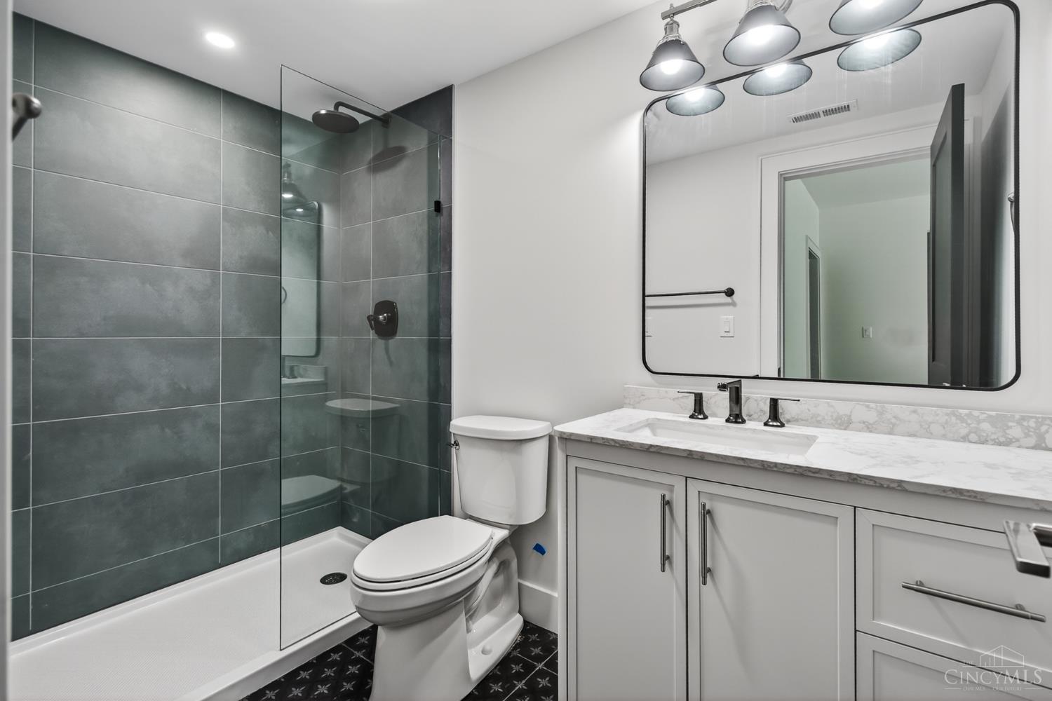 9509 Butler Warren Road West Chester, OH 45069 - Photo 13 of 19