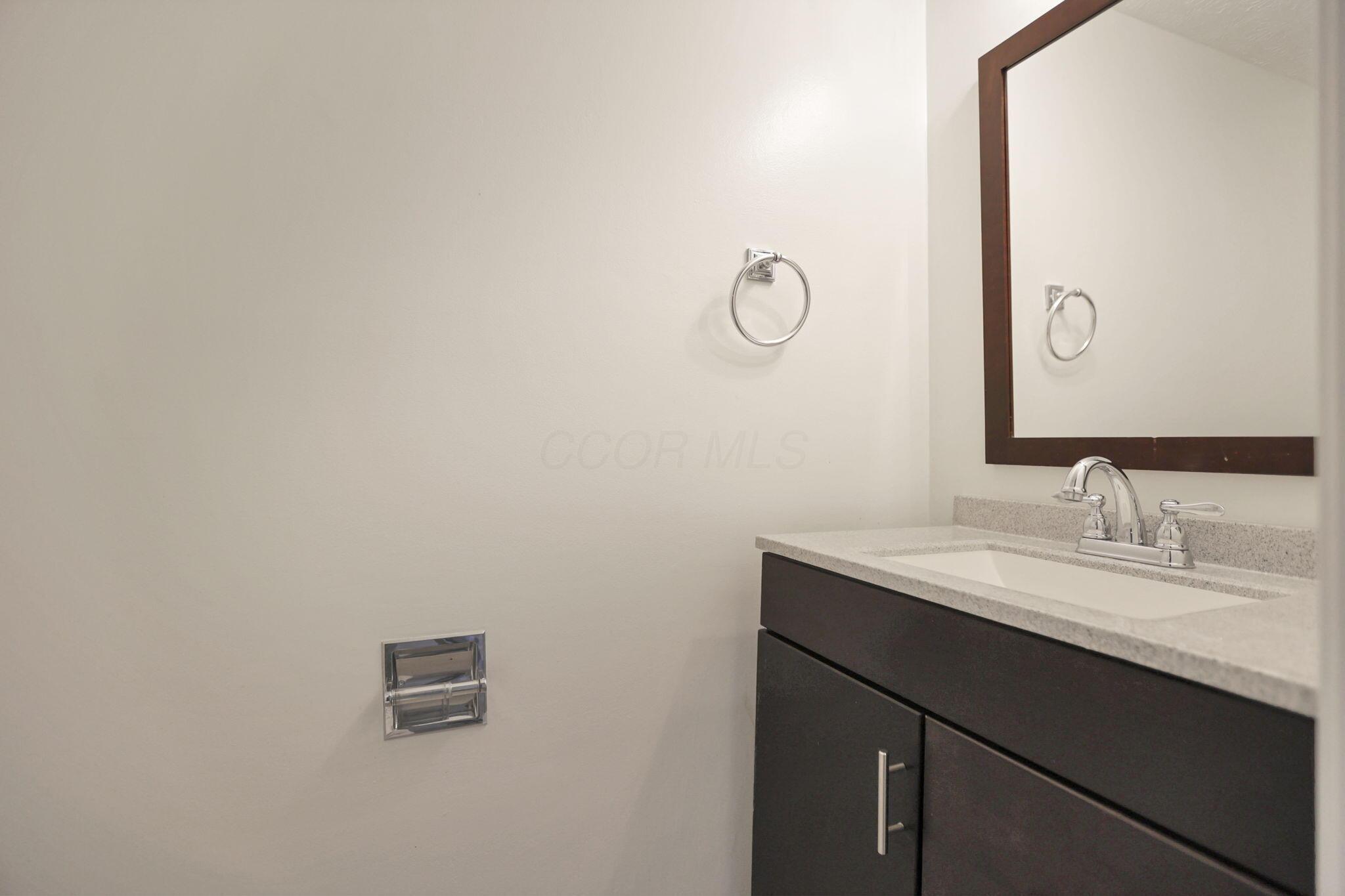 1160 Pembroke Road Newark, OH 43055 - Photo 23 of 58 FF Half Bathroom