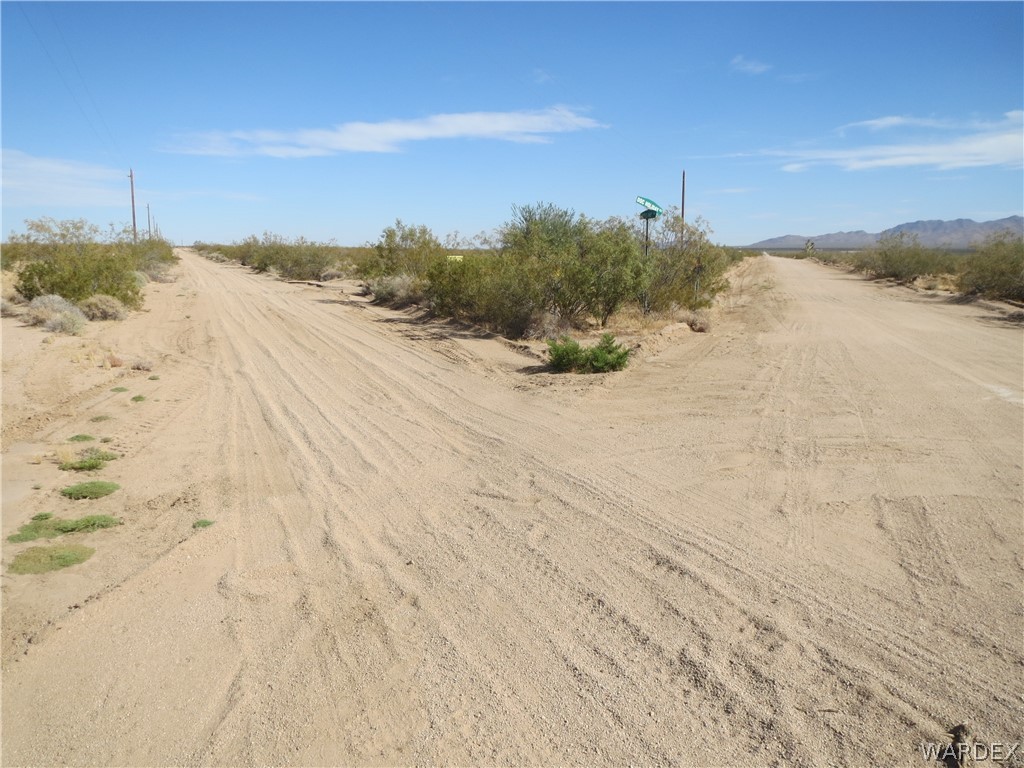 19157 Doc Holliday Road Yucca, AZ 86438 - Photo 12 of 14