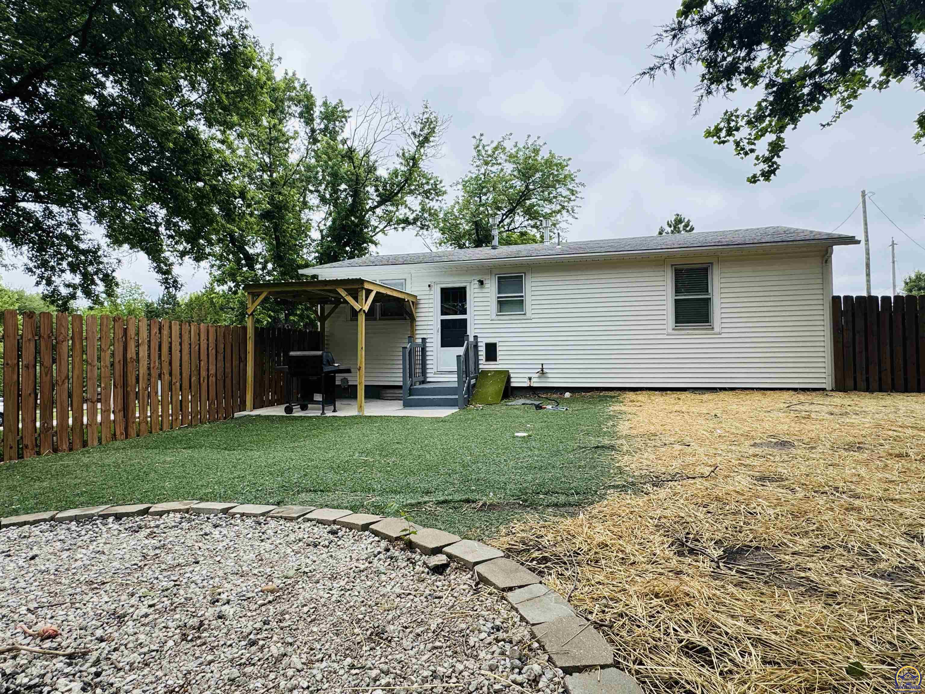320 Northeast 58th Street Topeka, KS 66617 - Photo 41 of 49