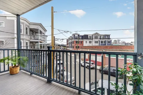 $559,900 | 35 Somerset Avenue, Unit 3, Winthrop, MA 02152