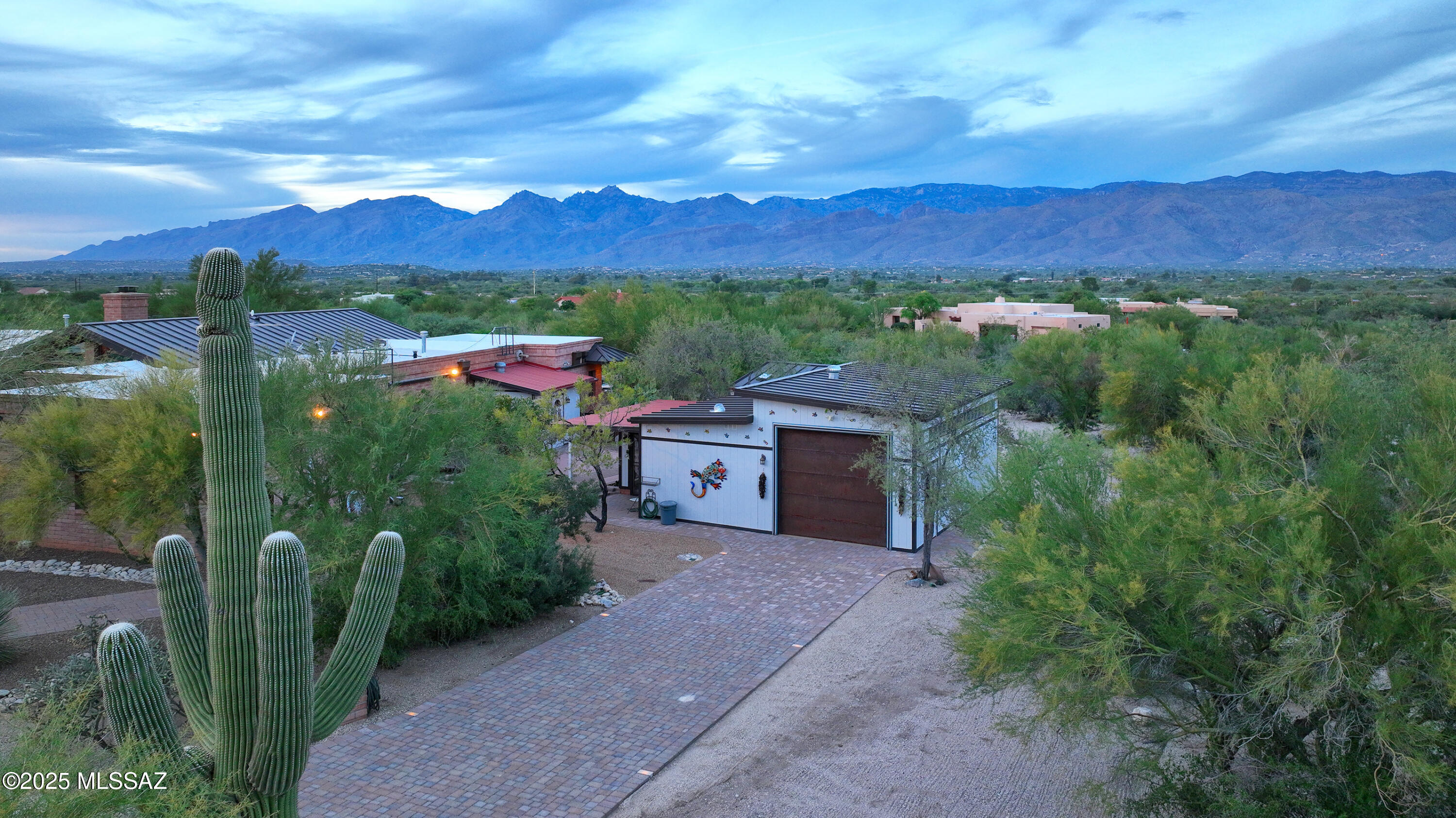 925 North Rancho Del Jefe Loop Tucson, AZ 85748 - Photo 46 of 52 a view of a city with sunset view