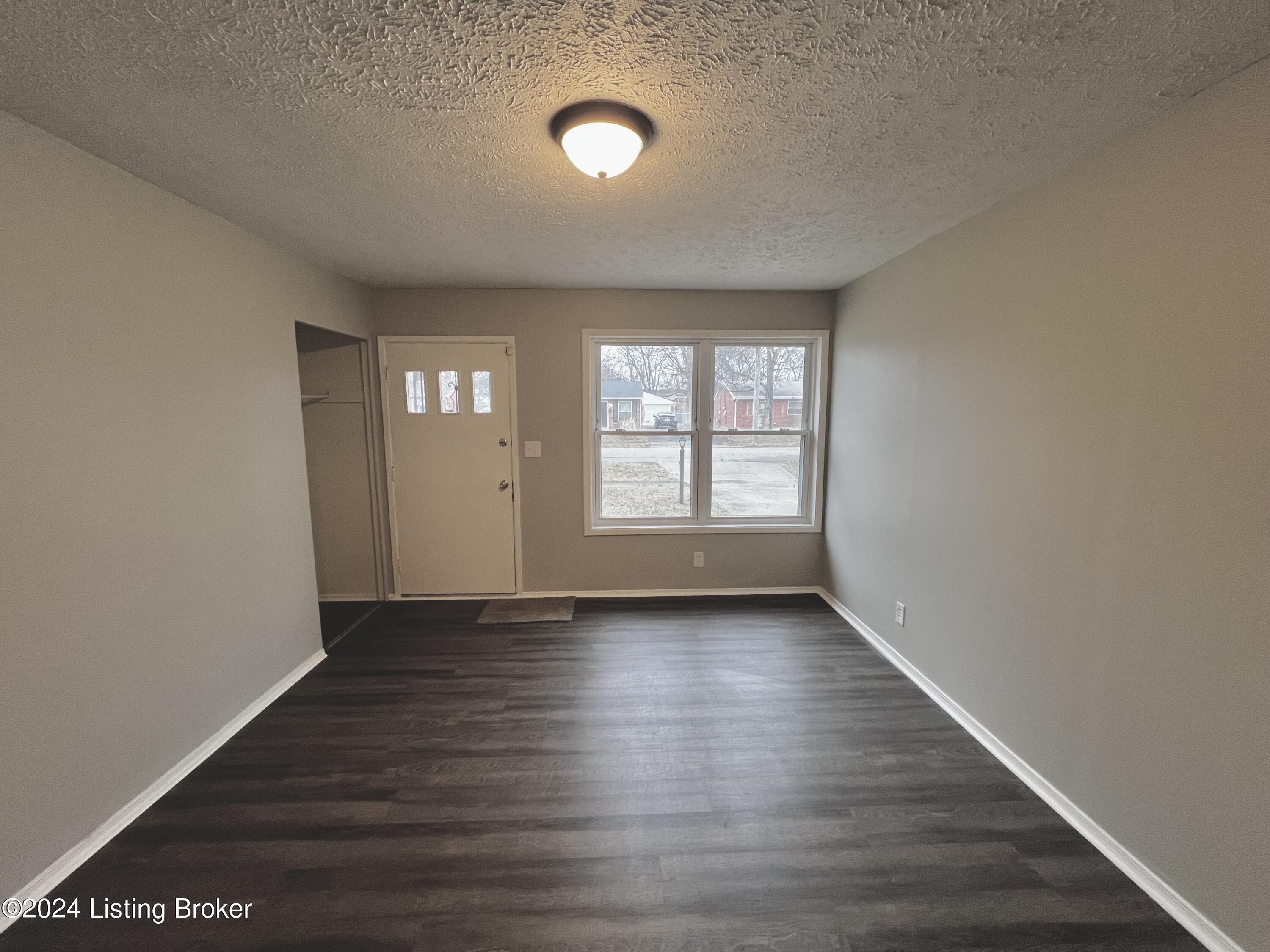 322 Mac Brae Road Louisville, KY 40214 - Photo 2 of 31 IMG_5481