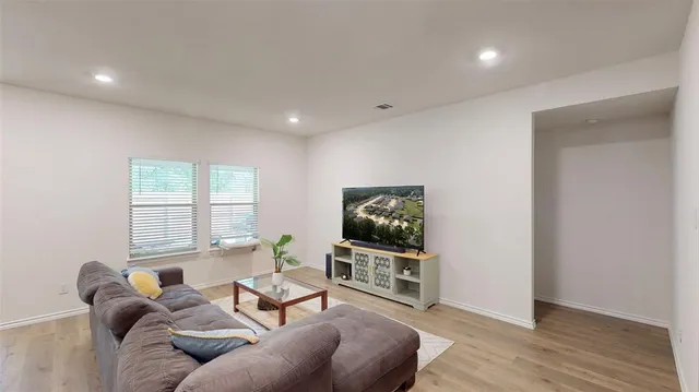 $249,900 | 603 E River, Chandler, TX 75758