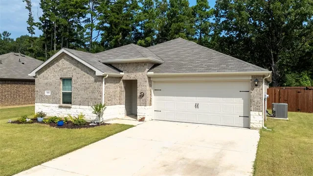 $249,900 | 603 E River, Chandler, TX 75758