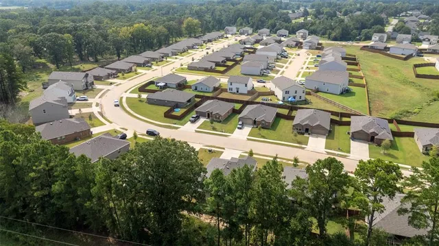 $249,900 | 603 E River, Chandler, TX 75758