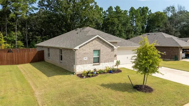 $249,900 | 603 E River, Chandler, TX 75758