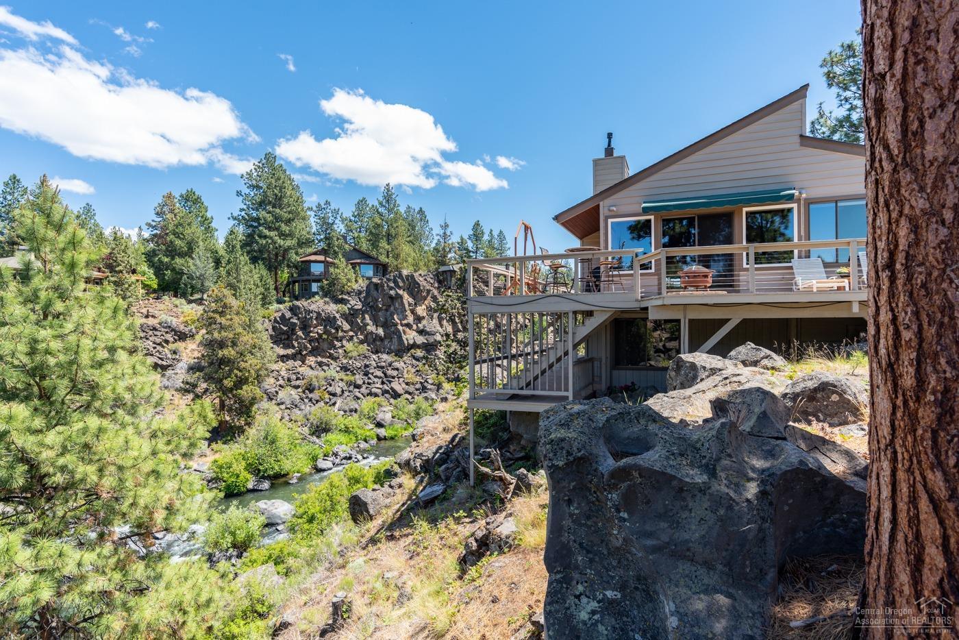690 Northwest Broken Arrow Road Bend, OR 97703 - Photo 4 of 25 Gallery Image 4