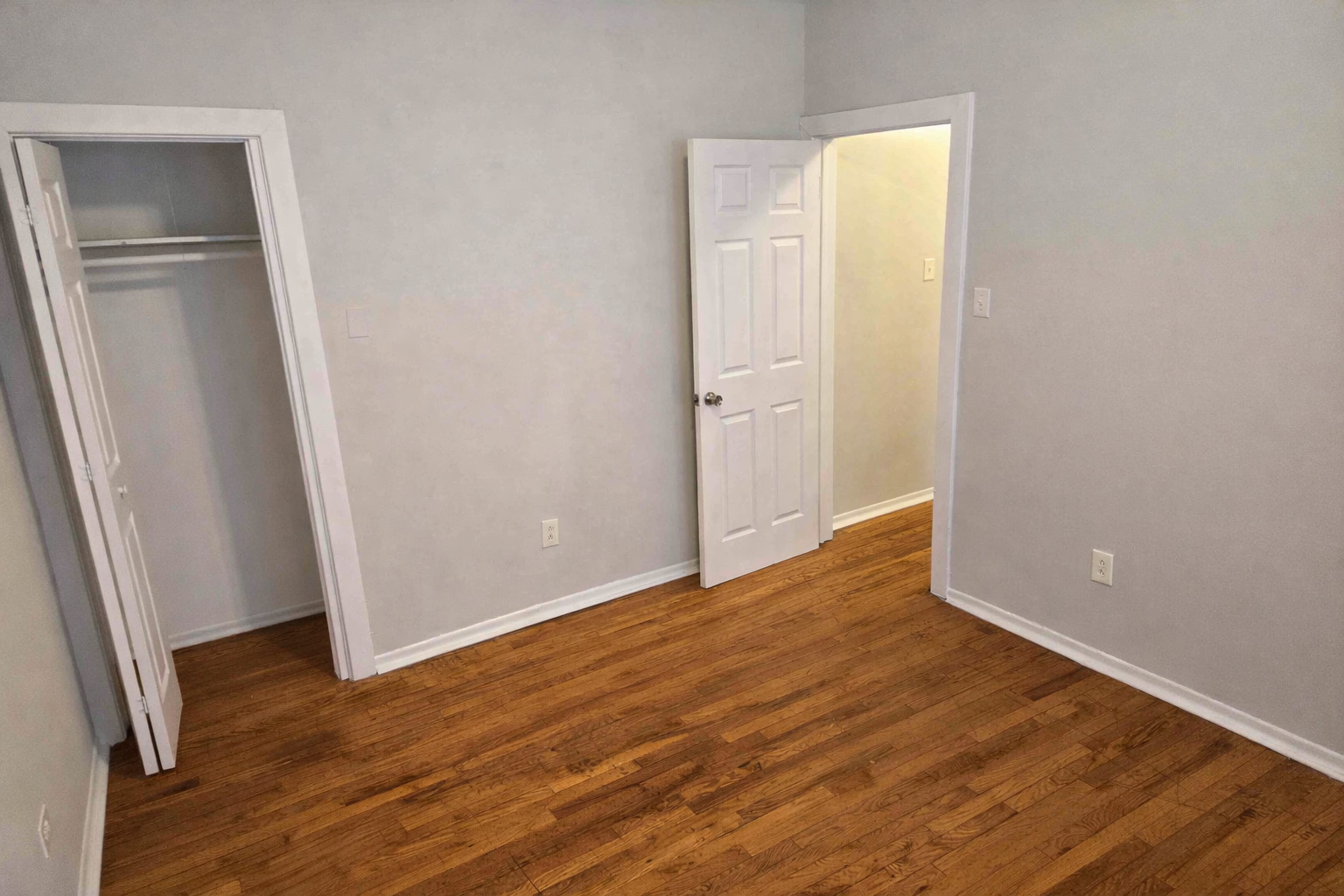 6710 South Merrill Avenue, Unit 2W Chicago, IL 60649 - Photo 4 of 7