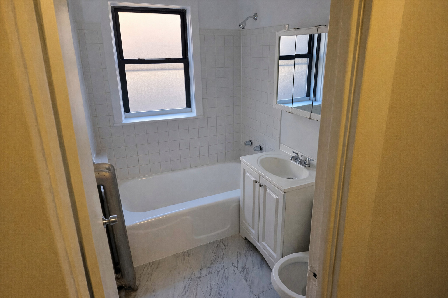 6710 South Merrill Avenue, Unit 2W Chicago, IL 60649 - Photo 5 of 7