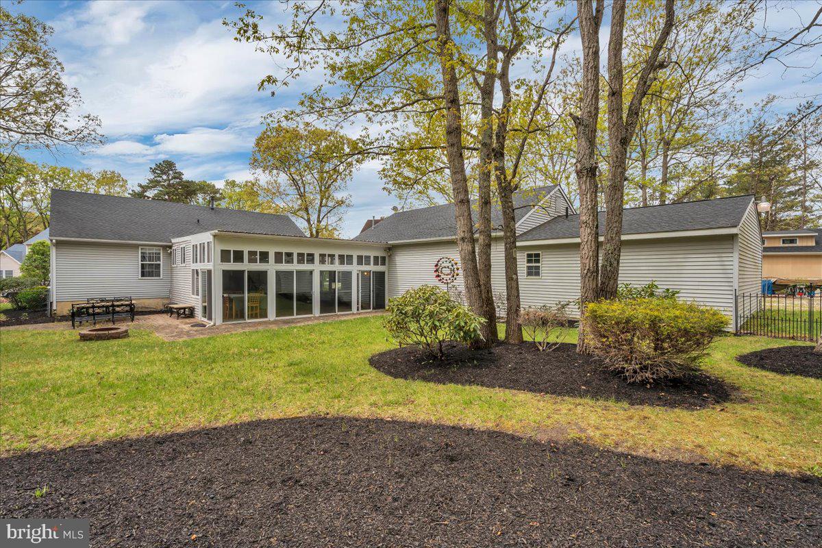 48 Country Club Road Pine Hill, NJ 08021 - Photo 8 of 40 a front view of house with yard and green space