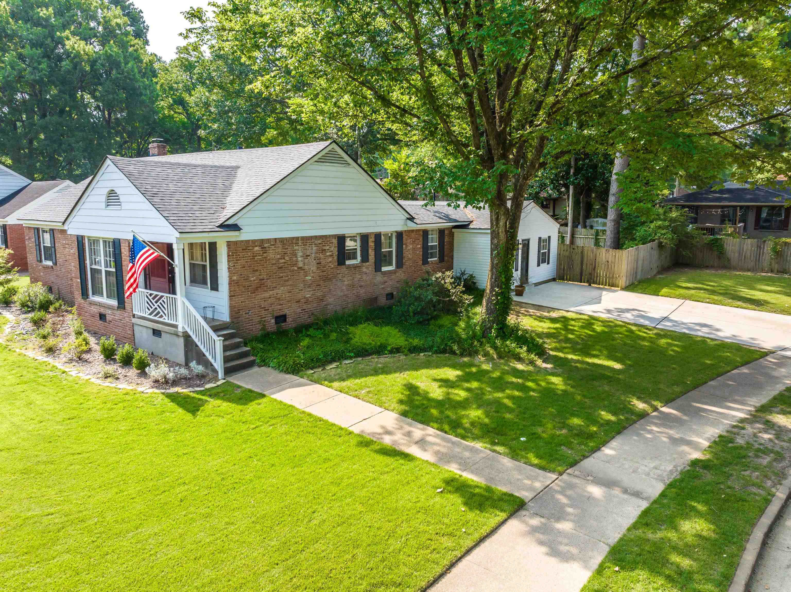 5313 Chickasaw Road Memphis, TN 38120 - Photo 2 of 29 Gallery Image 2