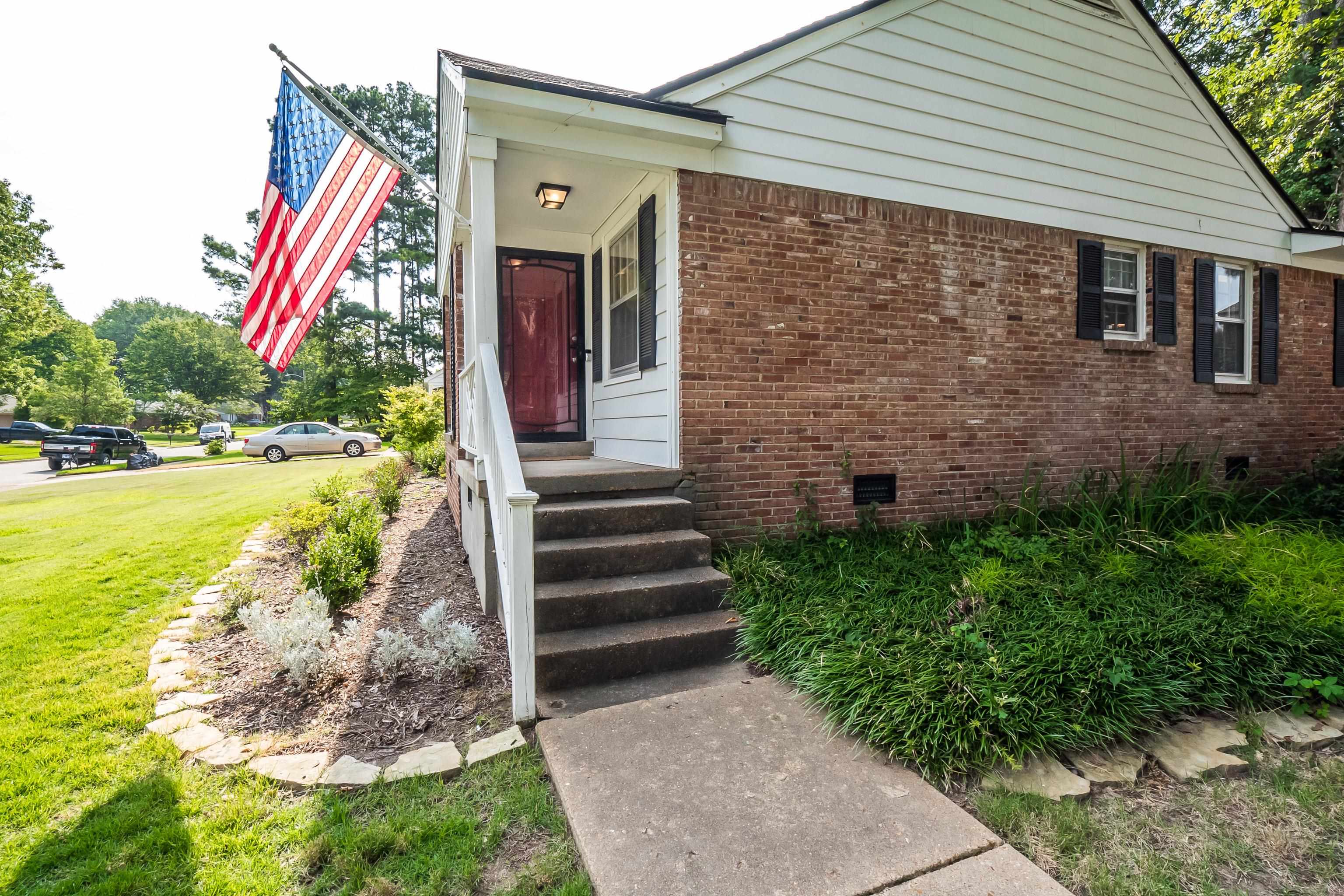 5313 Chickasaw Road Memphis, TN 38120 - Photo 4 of 29 Gallery Image 4