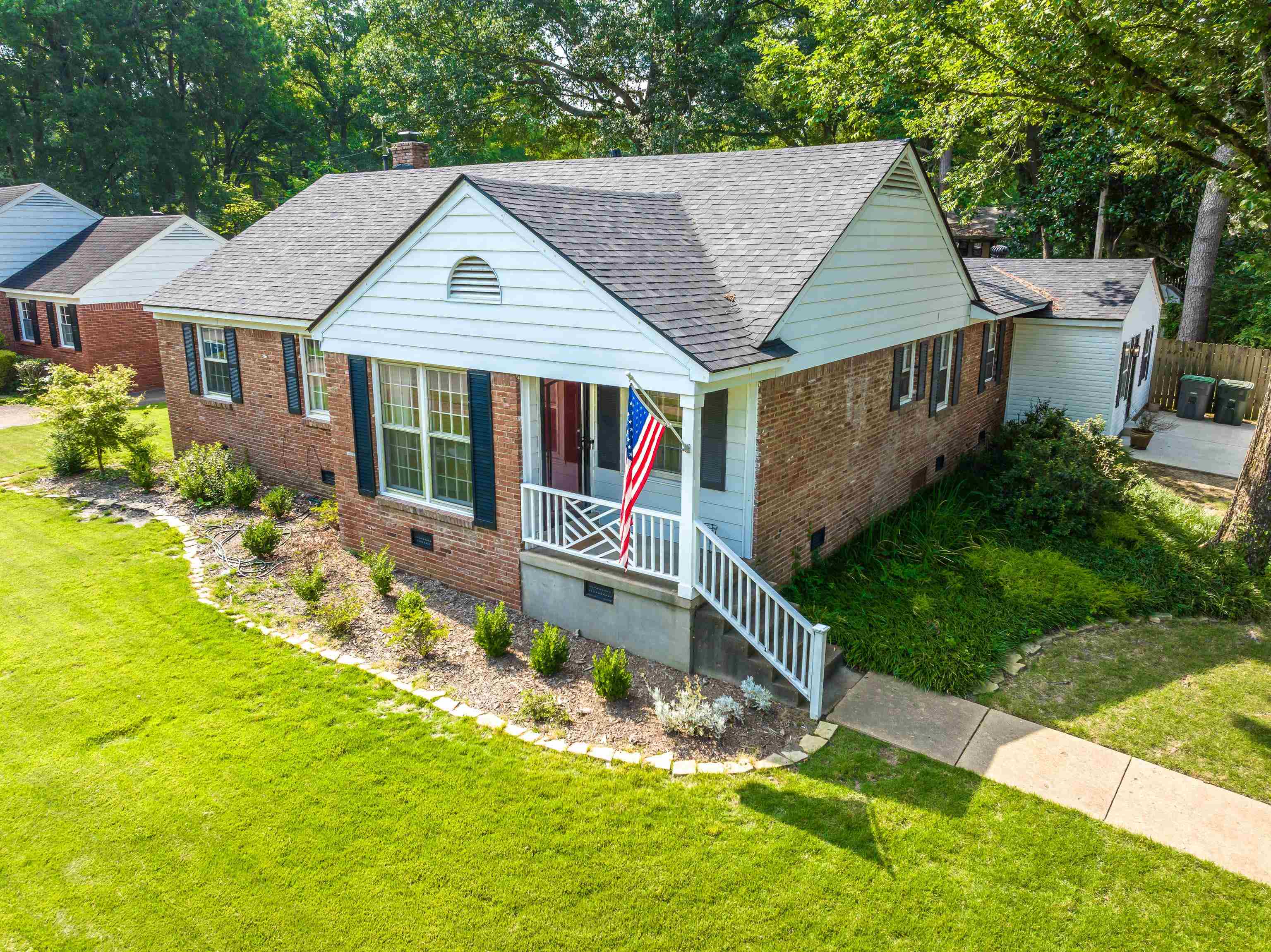 5313 Chickasaw Road Memphis, TN 38120 - Photo 5 of 32