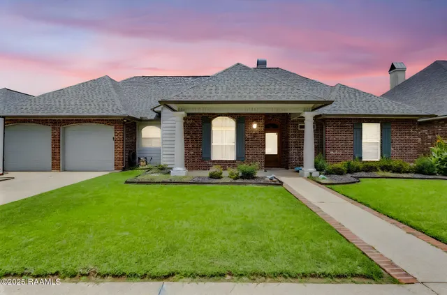 $405,000 | 102 Lockeport Circle, Lafayette, LA 70508
