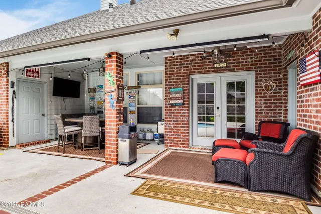 $405,000 | 102 Lockeport Circle, Lafayette, LA 70508