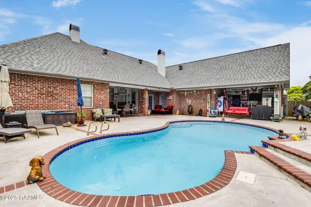 $405,000 | 102 Lockeport Circle, Lafayette, LA 70508