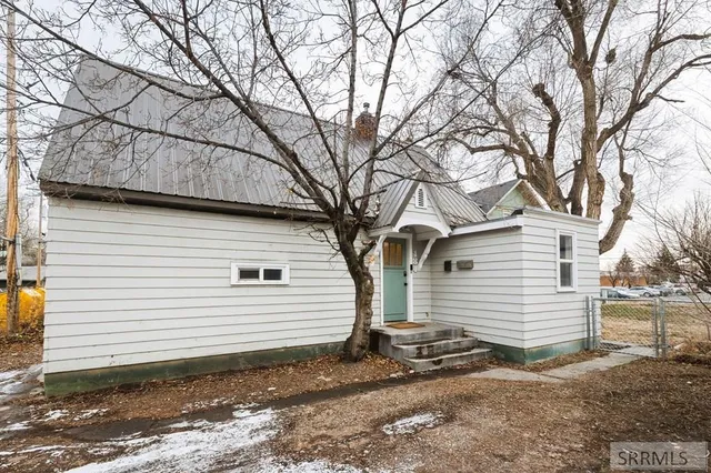 $275,000 | 484 G Street, Idaho Falls, ID 83402