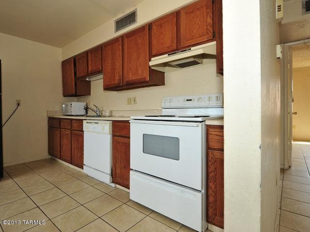 1043 East Halcyon Road, Unit 16 Tucson, AZ 85719 - Photo 12 of 21