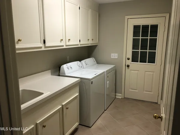 $2,150 | 313 South Place Drive, Madison, MS 39110