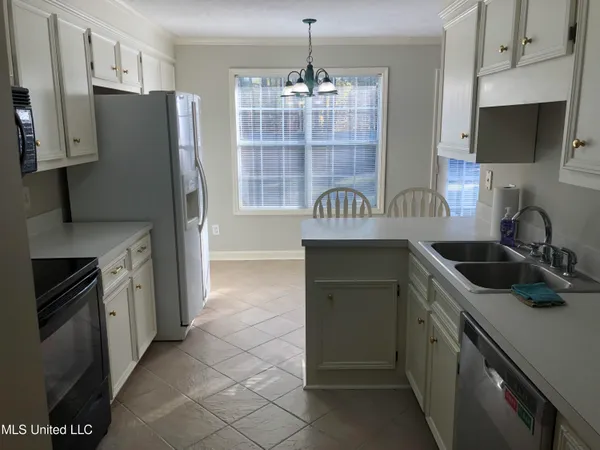 $2,150 | 313 South Place Drive, Madison, MS 39110