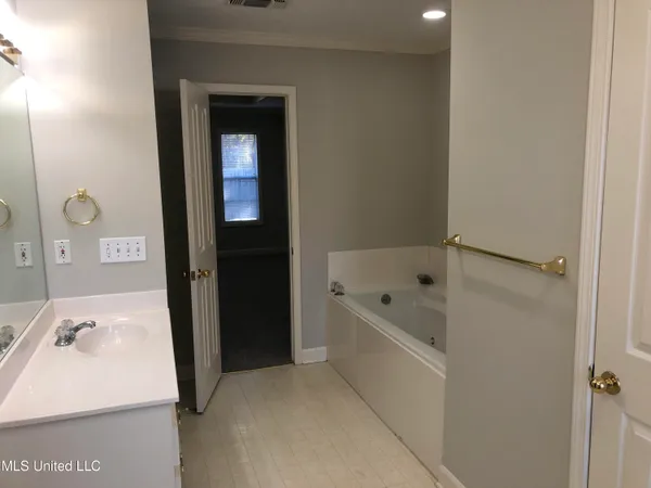 $2,150 | 313 South Place Drive, Madison, MS 39110