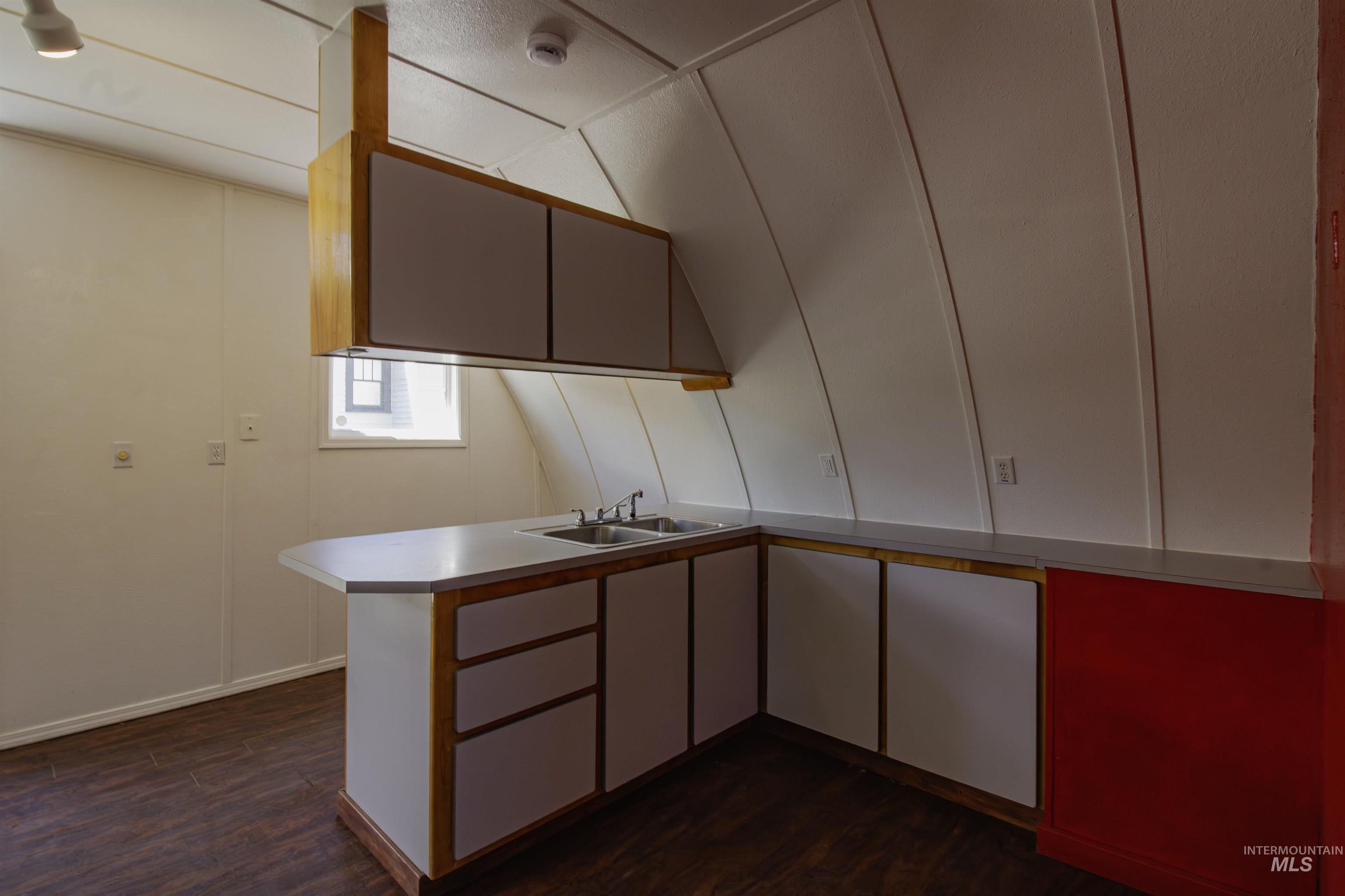 161 Southeast 5th Avenue Ontario, OR 97914 - Photo 15 of 41 Kitchenette in Quonset hut