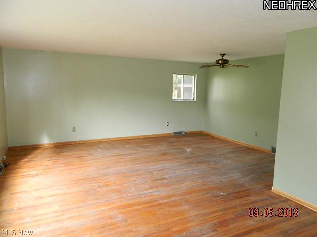18221 Libby Road Maple Heights, OH 44137 - Photo 4 of 16 Gallery Image 4