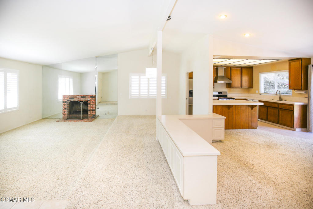 458 Mark Drive Simi Valley, CA 93065 - Photo 10 of 36