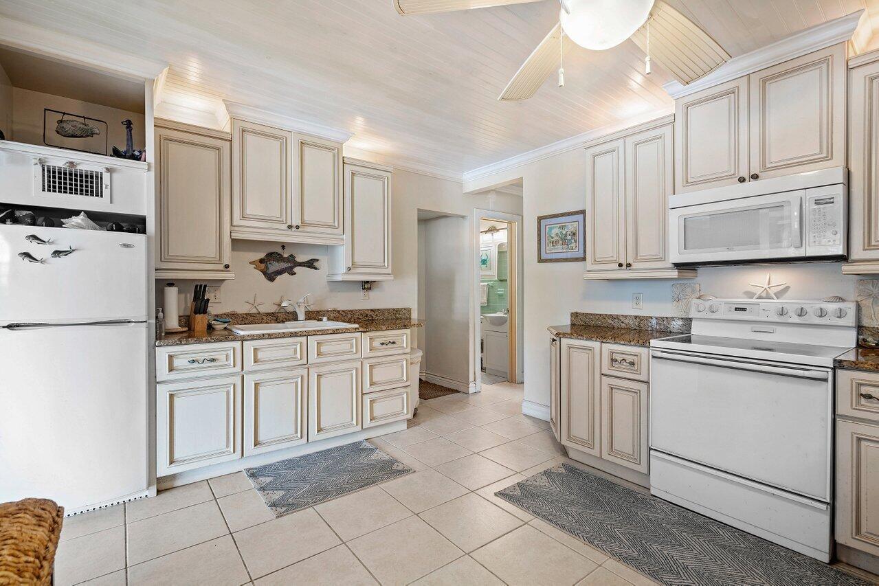 11091 Ellison Wilson Road North Palm Beach, FL 33408 - Photo 23 of 47 Kitchen