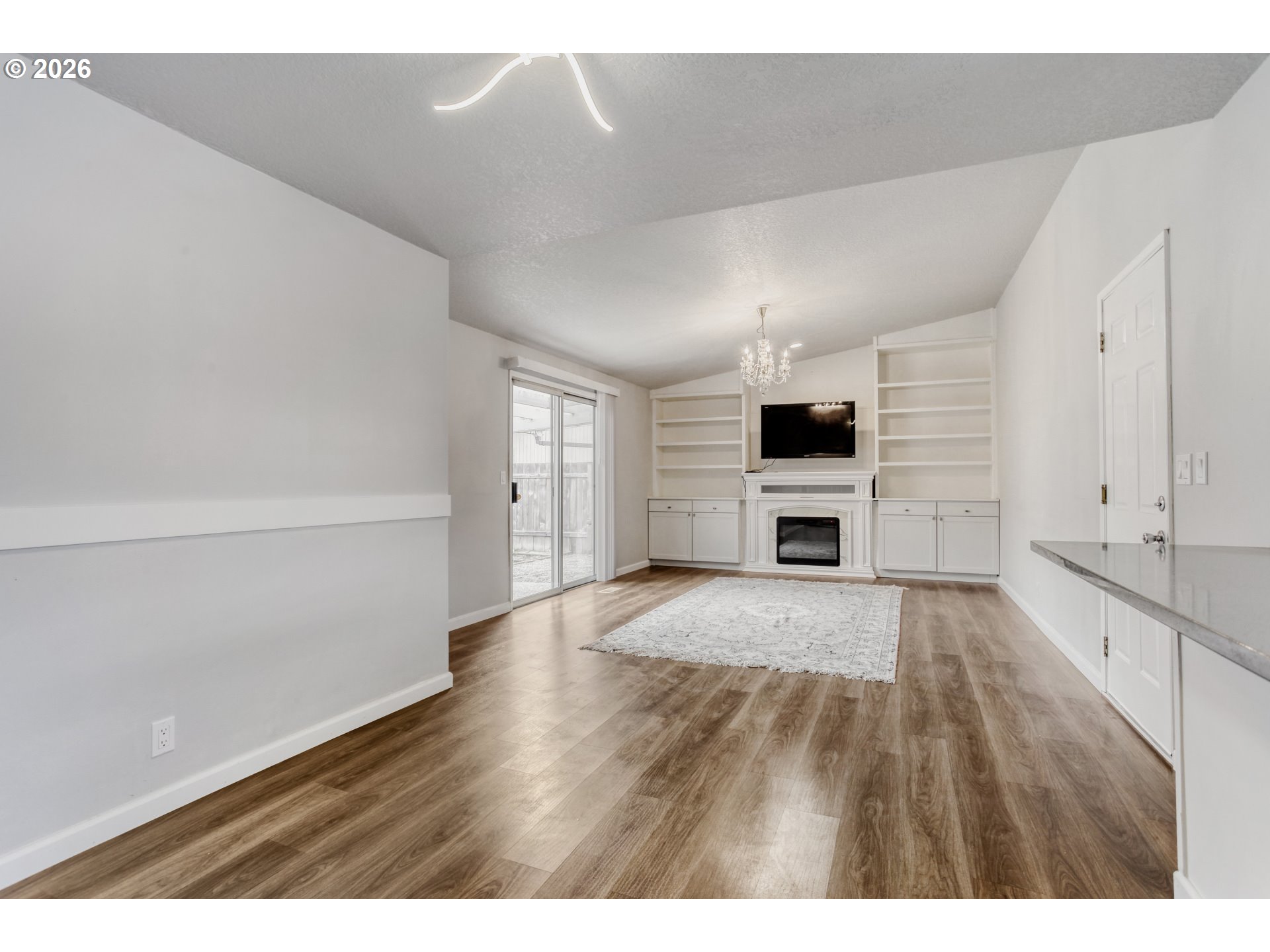 17337 Southwest Pacifica Court Beaverton, OR 97006 - Photo 7 of 26