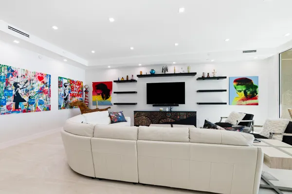 $3,200,000 | 1063 Hillsboro Mile, Unit 807, Pompano Beach, FL 33062