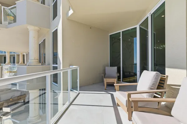 $3,200,000 | 1063 Hillsboro Mile, Unit 807, Pompano Beach, FL 33062