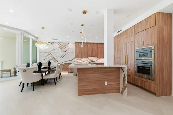 $3,200,000 | 1063 Hillsboro Mile, Unit 807, Pompano Beach, FL 33062