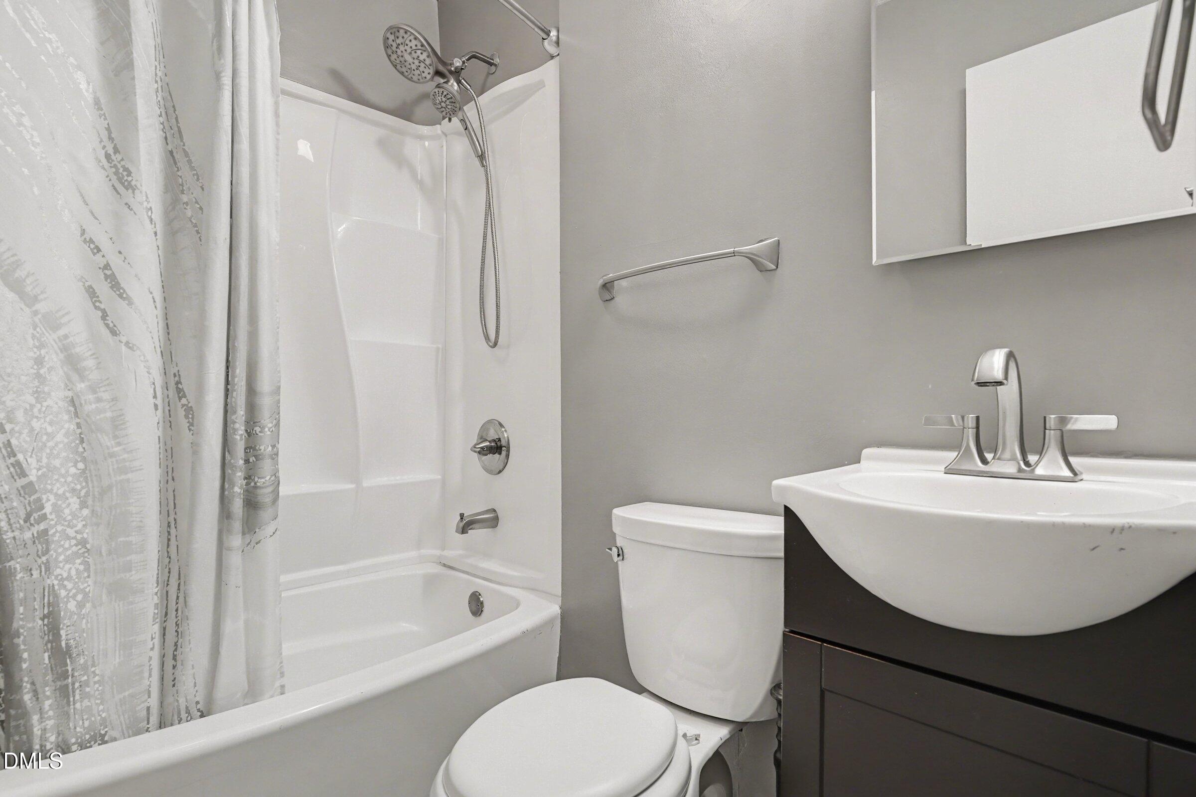7010 Longstreet Drive, Unit C Raleigh, NC 27615 - Photo 6 of 36 026_file_2431