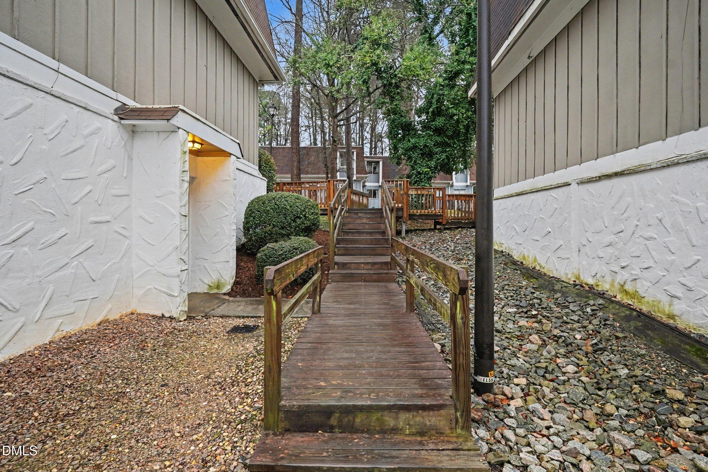 7010 Longstreet Drive, Unit C Raleigh, NC 27615 - Photo 7 of 36 027_file_7481