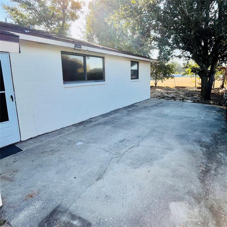 502 Calhoun Avenue Seffner, FL 33584 - Photo 5 of 28