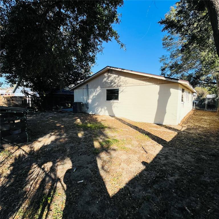 502 Calhoun Avenue Seffner, FL 33584 - Photo 8 of 28