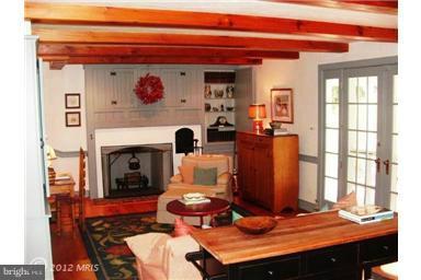 1915 Ridge Road Reisterstown, MD 21136 - Photo 15 of 27 Family Room