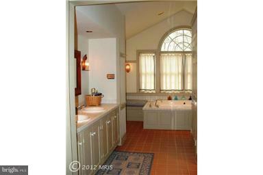 1915 Ridge Road Reisterstown, MD 21136 - Photo 6 of 27 Bath (Master)