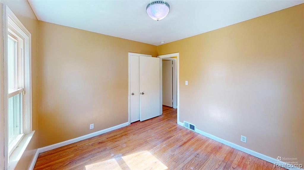20710 Redmond Avenue Eastpointe, MI 48021 - Photo 8 of 11