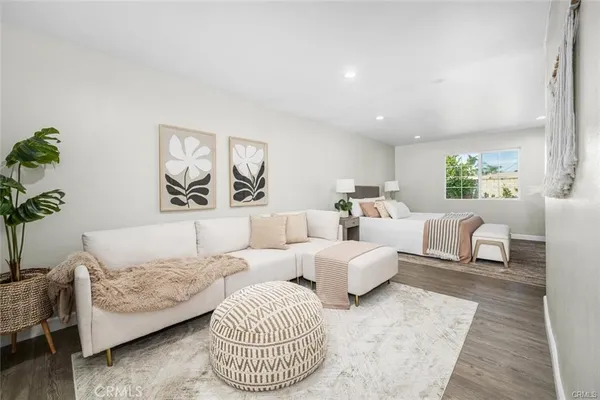 $4,000 | 223 West Simmons Avenue, Anaheim, CA 92802