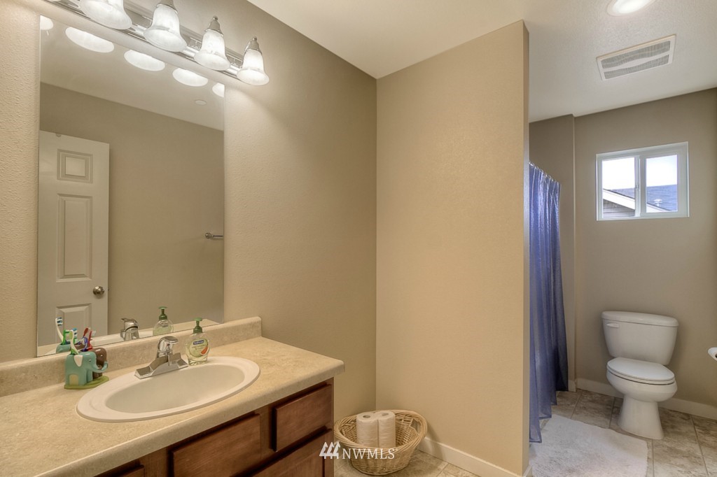1318 Foreman Road DuPont, WA 98327 - Photo 13 of 15