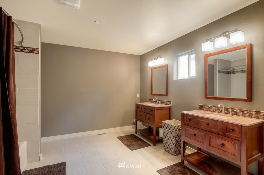 1318 Foreman Road DuPont, WA 98327 - Photo 8 of 15